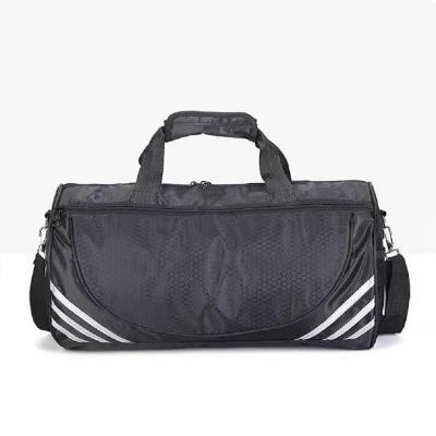 China 2020 Eco-friendly Polyester Outdoor Sport Gym Luggage Large Capacity Travel Waterproof Duffel Bag for sale