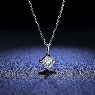 China CLASSIQUE 1925 Carat Lady's Jewelry Gifts DEF Silver Color Moissanite Diamond Sterling Pendants for sale