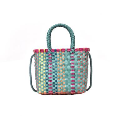 China Durable Fashion Personalized Handwoven Straw Bag For Women Summer Beach Straw Bag for sale