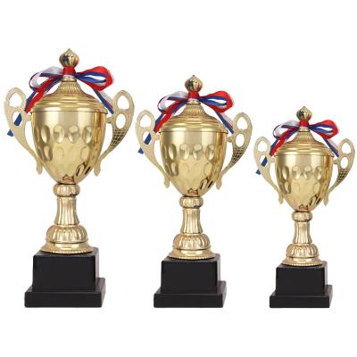 China Europe factory direct sale wholesale custom sport metal award cup soccer football trophy for sale