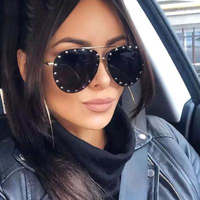 China Fashion Sunglasses Ladies Metal Rivet Designer Pilot Eyewear Shades UV400 Glass Sunglasses Women Luxury Personality Glass for sale