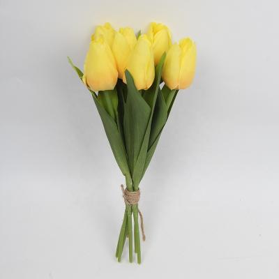 China Fashional Artificial Flowers 6 Heads Hot Sale Gift Bouquet Fabric and Decoration Artificial Flowers Tulip and Silk Flower for sale