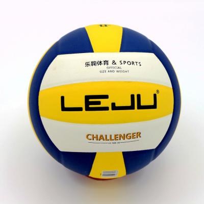 Chine Custom LOGO Play Beach Volleyball Size 5 School Use For Competition sports Training à vendre