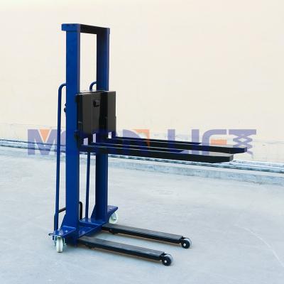 China Convenient Hotels Bachelor 500kg Mini Self Truck Loading Pallet Stacker Electric Vehicle Carried Mini Forklift For Truck for sale