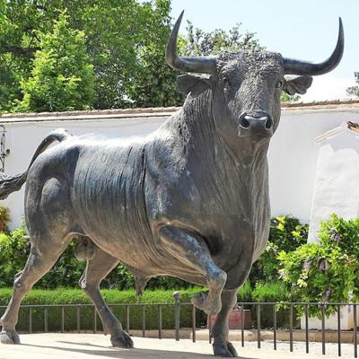 China Outdoor Life Size China Pop Art Decor Plaza Shopping Mall Garden Cast Iron Bronze Bull Sculpture For Sale for sale