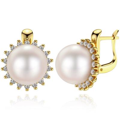 China HIP HOP Hip Hop Iced Out Crystal Jewelry 14K Gold Zirconia Elegant White Pearl Brass Stud Earrings For Girls for sale