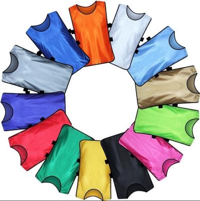 China Comfortable Breathable Quick Dry in Mix Color Running Team Training Vests Custom Logo Soccer Basketball Training Bibs for Multiple Sports Training for sale