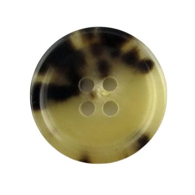 China Wonderful Natural Colorful Dry Cleaning Beef Horn Button With For Costume for sale