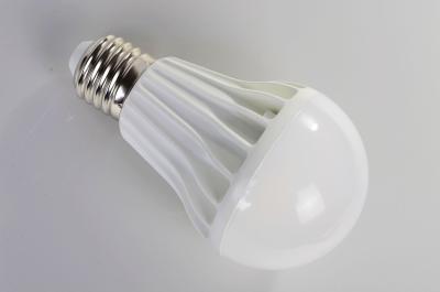 China Energiesparende beleuchtende 7Watt LED Kugel-Innenglühlampen AC85 - Lumen Epistar 265V 650 zu verkaufen