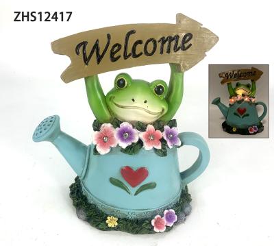 China Solar Powered Light Polyresin Statue Europe Frog Garden Frog Figurine for Garden/Backyard/Lawn Decoration for sale