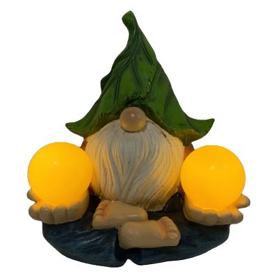 China Europe Factory Supply American Rural Outdoor Garden Solar Night Lamp Christmas Gnome Ornaments Garden Sculpture Resin Crafts for sale