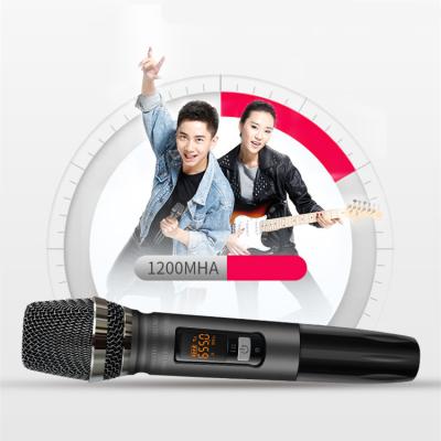 China Best Selling Handheld Microphone UHF Digital Cheap Wireless Microphone for sale