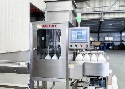 Cina Four Nozzles Jerrycan Filling Machine in vendita