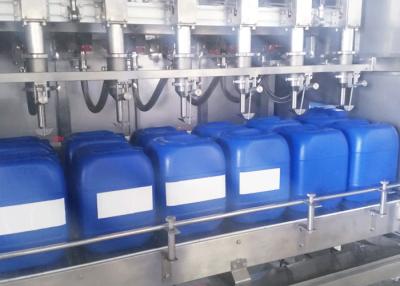 Cina Six Nozzles Jerrycan Fully Automatic Liquid Filling Machine in vendita