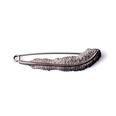 China 2021 Vintage Safety Zinc Alloy Brooches Pins Feather Branch Shape Antique Silver Color Sweater Metal Brooches For Men&Women for sale