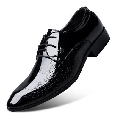 China 2021 New Business Large Size Pointed Toe Stylish Shoes Breathable Shiny Groomsmen Groom Wedding Shoes Men for sale