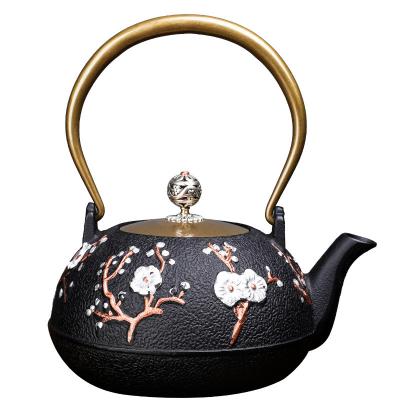 China Viable Unique Chinese Gold Rim Japanese Hot Water Cast Iron Teapot With Infuser for sale