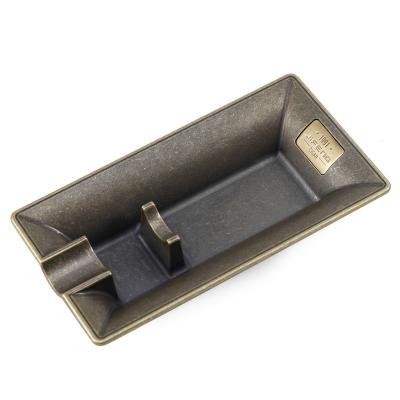 China Ash Tray Cigarette Tobacco Metal Ashtray Cigar Travel Vintage Smoking Accessories Cigar Stand Holder Home Desktop Portable Zinc Alloy Decor for sale