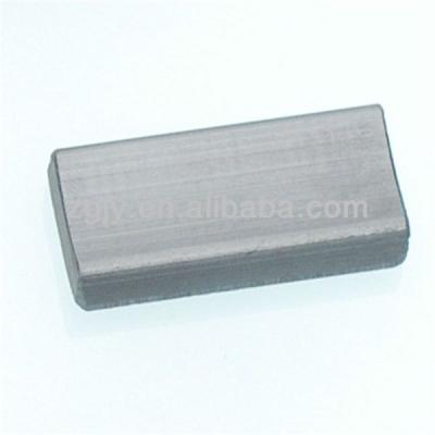 中国 4.8 G/cm3 Density Automotive Performance Ferrite Block Magnets for Speakers 販売のため