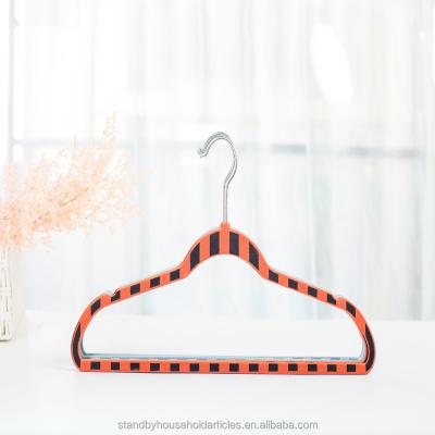 China Eco - Friendly Velvet Material Hanger With Customized Logo for sale