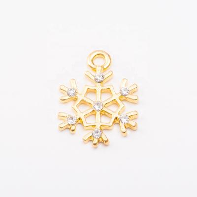 China Trendy Fashion Jewelry Enamel Christmas Snowflake Charms for sale