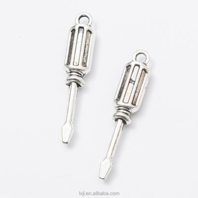 China Fashionable Jewelry Screwdriver Tool Pendant Custom Zinc Alloy Pendant for sale