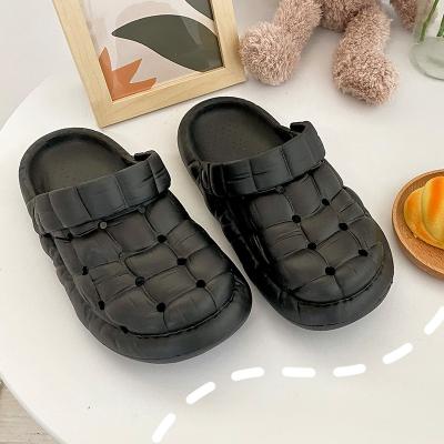 China New Designer Round Clogs Women Slippers Girls Garden Shoes Black Slides For Ladies Bubble Slippers for sale