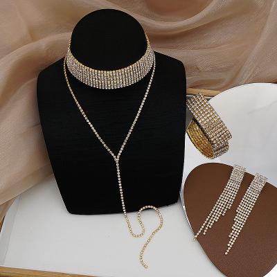 China TRENDY 2022 Fashion Necklace Earrings Bracelet Set Three Piece Full Diamond Clavicle Chain Jewelry Set for sale