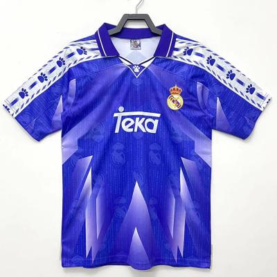 China Jogos clássicos do futebol do poliéster retro seco rápido da camiseta de futebol do roxo à venda