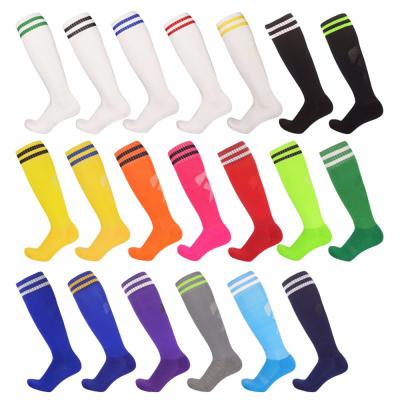 Chine Le football pur de poignée d'Elastane de Spandex cogne les chaussettes personnalisables de poignée que le football cogne la longueur d'équipage à vendre