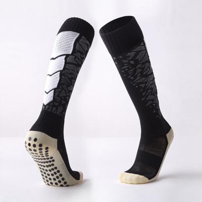 Chine La poignée du football de tissu cogne les chaussettes noires de poignée du football de tissu mou de polyester à vendre