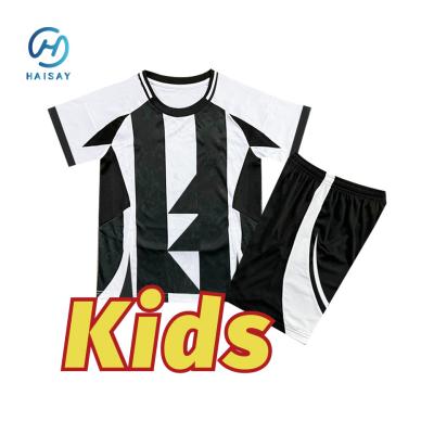 China Camisetas de fútbol para niños de alto rendimiento Liberen su potencial con tejido seco rápido en venta