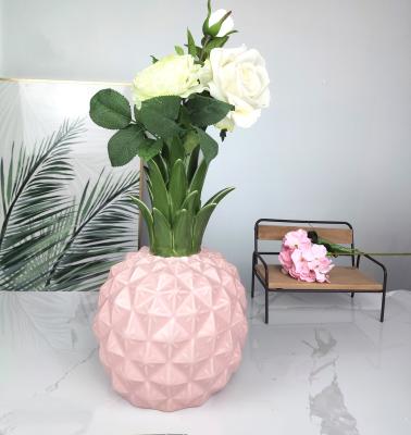 China Art Decor Creative Pineapple Shape Ceramic Vase Luxury For Christmas Decoration for sale