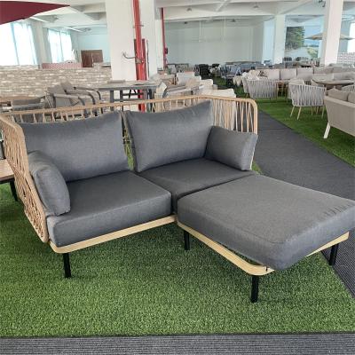 China Mobiliário de jardim moderno de alumínio Bistro Sofá de Rattan Conjunto para jantar de luxo à venda