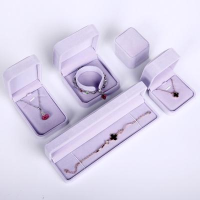 China 2021 Luxury Elegant New Style Size Quality Gift Box Fashion Jewelry Set Luxury Jewelry Boxes Packaging Custom Logo for sale