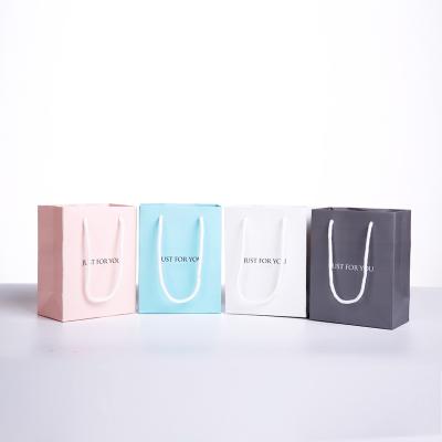 China 2021 Recyclable Hot Sale 2021 Quality Size Quality Gift Bag Custom Logo Cheap Wholeale Paper Bag Handbag Tote Jewelry for sale