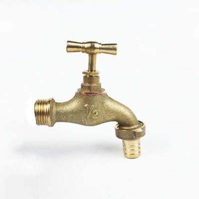 Cina 1 / 2-3 / 4 Kitchen Brass Faucet With Interface Single Handle Wall Mounted in vendita