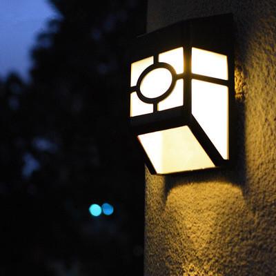 China Polycarbonate Purchase Decoration Rechargeable Battery Small Square Solar Led Outdoor Wall Light for sale