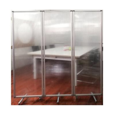 China Different Size Moving Plastic Polycarbonate Partition Folding Acoustic Screen With Wheels for sale