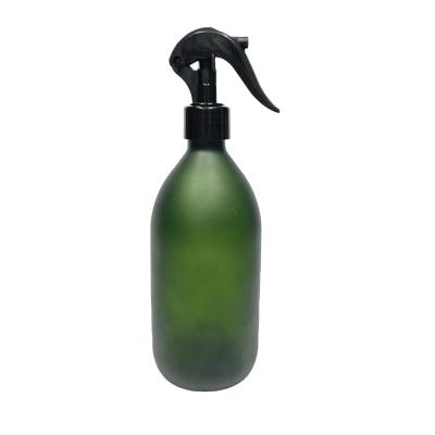 China Personal Care 16oz 500ml Matte Green Glass Kitchen Cleaner Bottle With Trigger Spray for sale