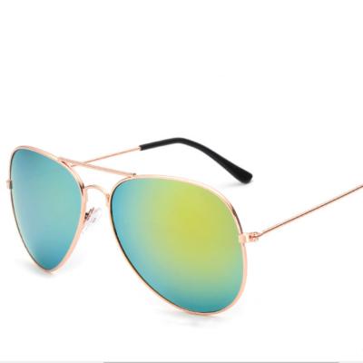 China 400 Promo Sunglasses Metal Classic Promotional Sunglasses UV Sunglasses With Custom Logo On Lens for sale