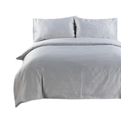 China 2021 Gray Color Lightweight Polyester Disposable Comfortable 100% Hotel Home Comforter Bedding Duvet Cover Sets for sale