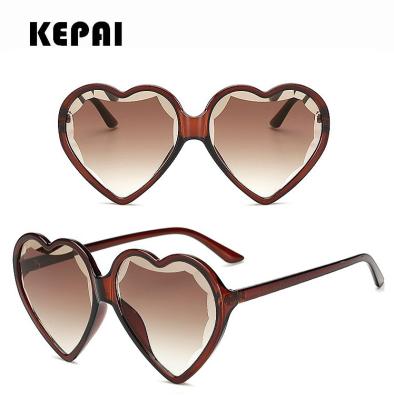 China Fashion sunglasses 2019 newest fashion heart love shape sunglasses for sale