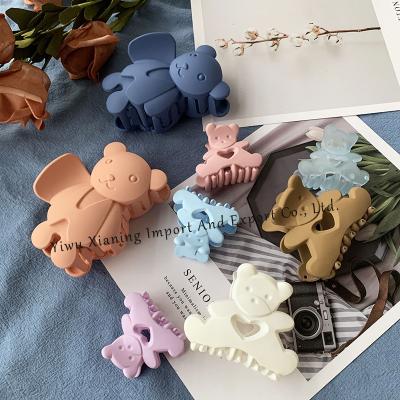 China Wholesale Hot Selling Candy Bear Hair Clip Europe America New Colored Big Size Girl Hair Holder Cute Resin Rubber Claw Hair Clip for sale