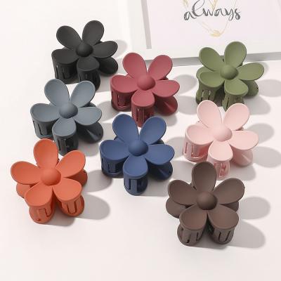 China Amazon Flower Shape Winter Autumn Acrylic Claw Clips Wholesale New Color 7.5cm 2021 INS Flower Hot Acrylic Hair Clips for sale