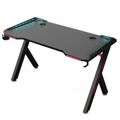 China Hot Sale New Latest Factory Design Gaming Modern High End Custom Computer Desk New Modern Desk for sale