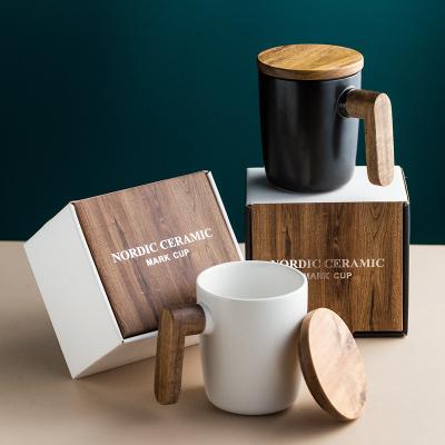 China Sustainable Matt Tea Cup Gift Set Personalized Ceramic Mug With Wooden Lid Handle And Bamboo Gift Box for sale