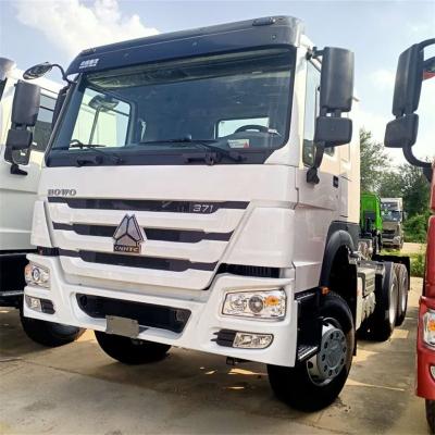 中国 Head Heavy Truck Tractor Sinotruk 6 X 4 Howo Tractor Truck 371 375 10 Wheeler 販売のため