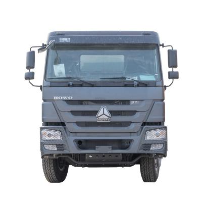 China WD615.47 Oil Tanker Truck Sinotruk Howo 6 X 4 371hp Fuel Tank Truck 25000L for sale