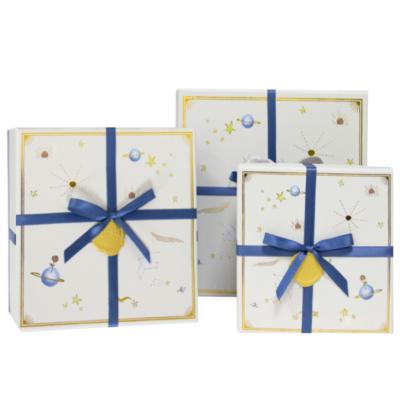 China Recyclable White Shredded Paper Gift Box With Lid Backing Customized Printing Paper Box for sale